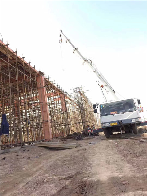 楚雄市吊车作业的安全注意事项有哪些？