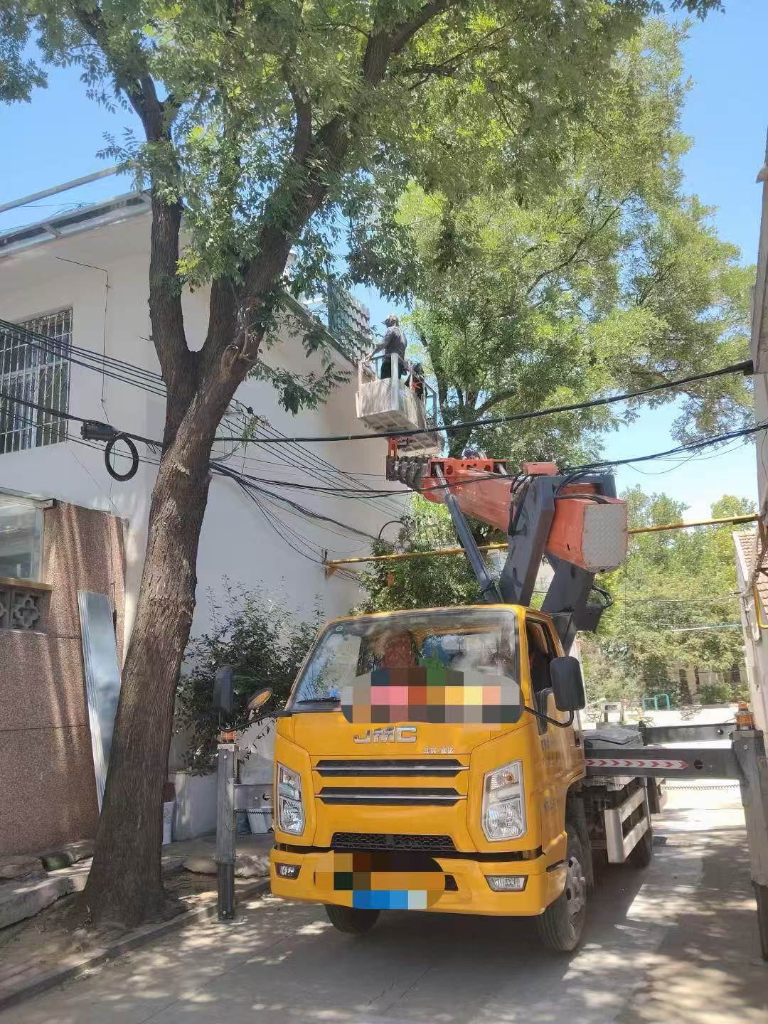 楚雄市高空作业车能吊装重物吗？最大承载多少公斤？