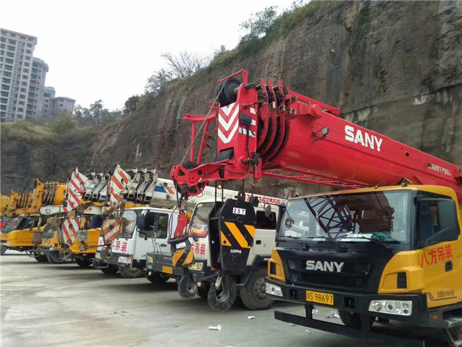 楚雄市吊车出租按什么计费？台班费、单次费、里程费怎么算？